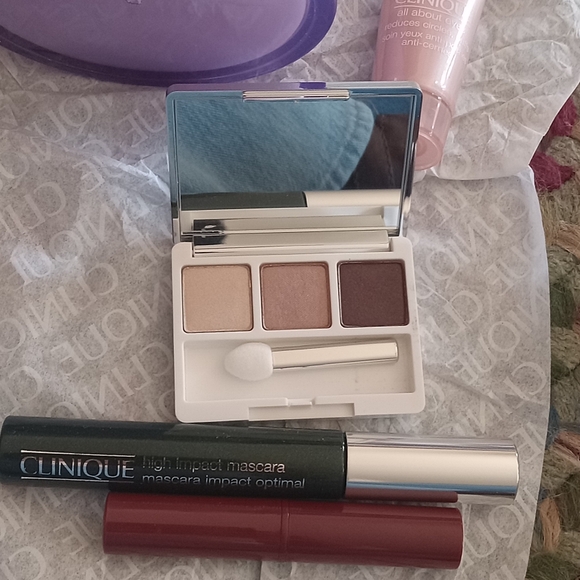 BEAUTIFUL  CLINIQUE New in Box Best of Gift Set. All Full Size Products. - Picture 5 of 8